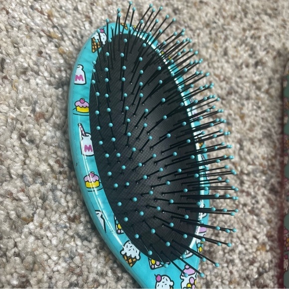 Wet Brush Hello Kitty Detangler Hair Brush Blue Bubble Gum NWT Limited Edition - Picture 5 of 7